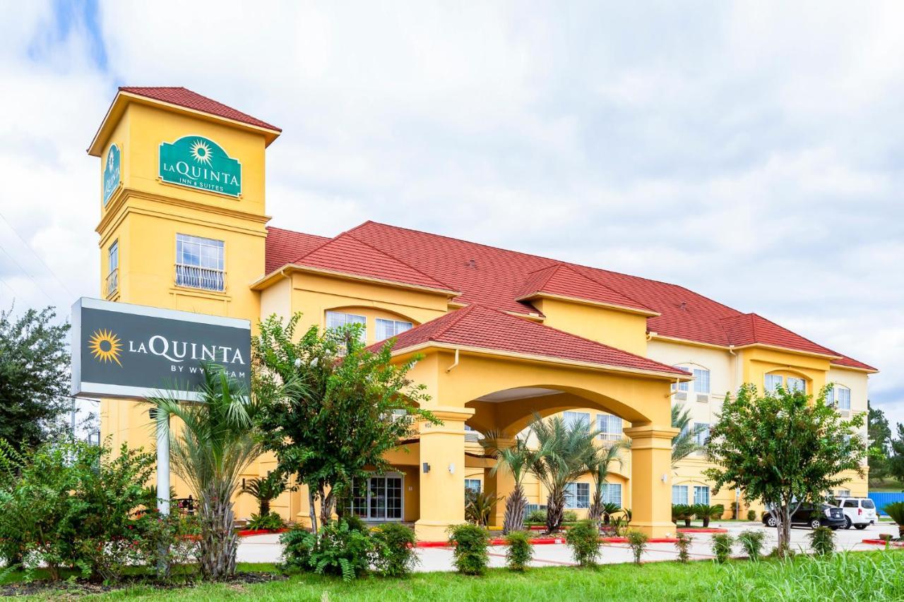 La Quinta By Wyndham Livingston Hotel Exterior photo